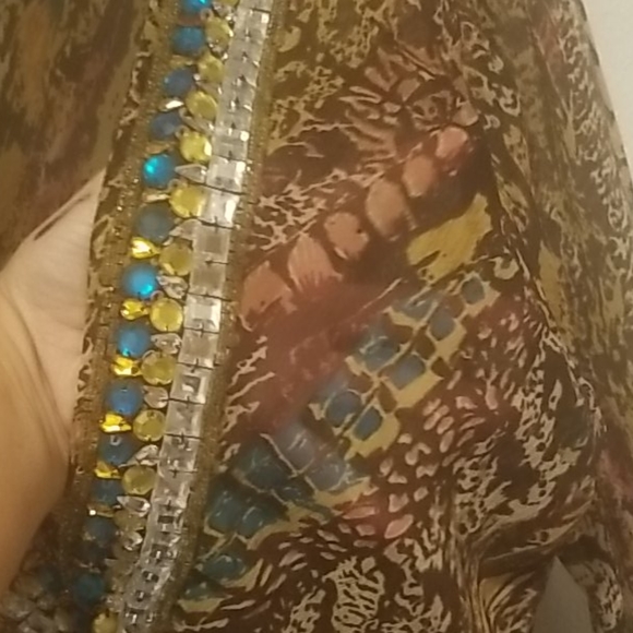 Swimsuit coverup - Picture 3 of 4